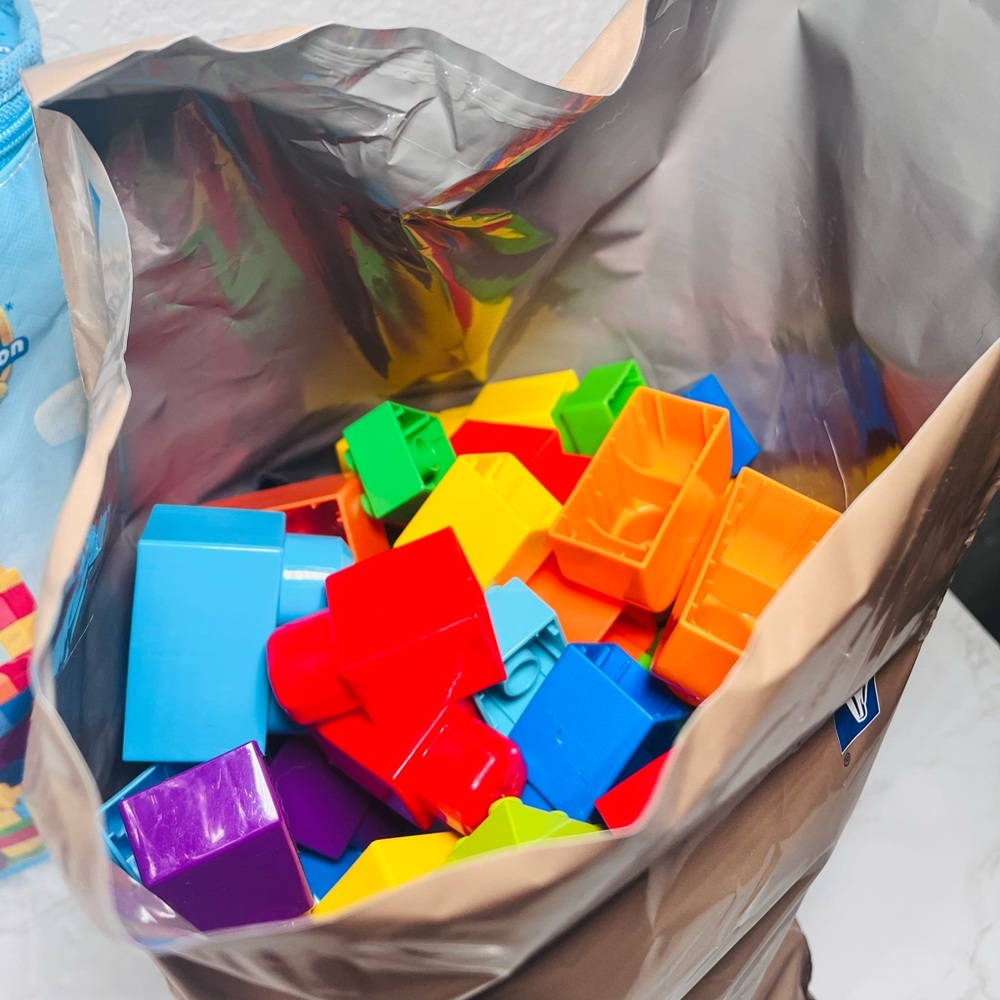 Mega Blocks Set With Bonus Bag - Picture 4 of 4